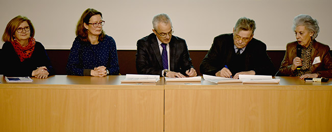 photo de la signature de la charte romain jacob